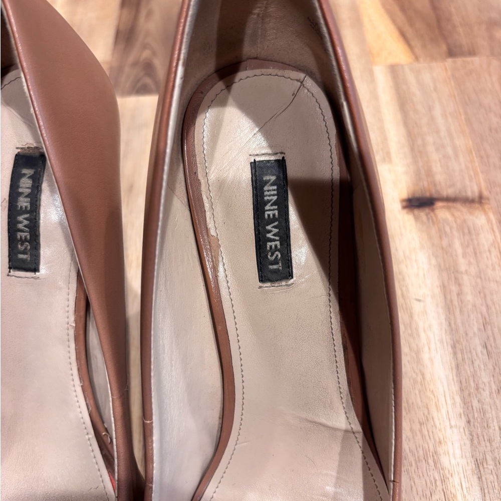 Nine West Ezra Pointy Toe Pumps Light Brown Leather SZ 9.5:Classic vintage look! - Picture 10 of 15